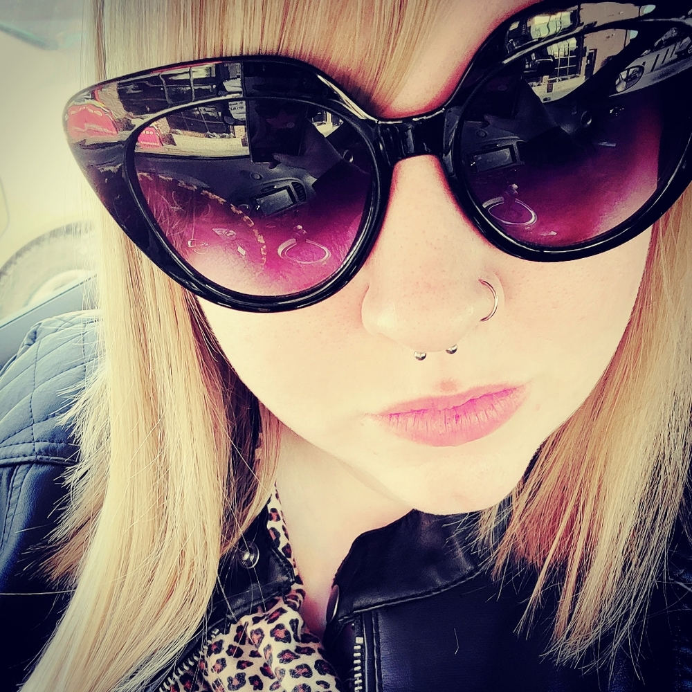 Meet your Posher, Courtney
